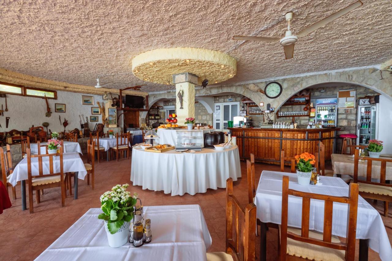 Hotel Savojo Petrovac Exteriér fotografie