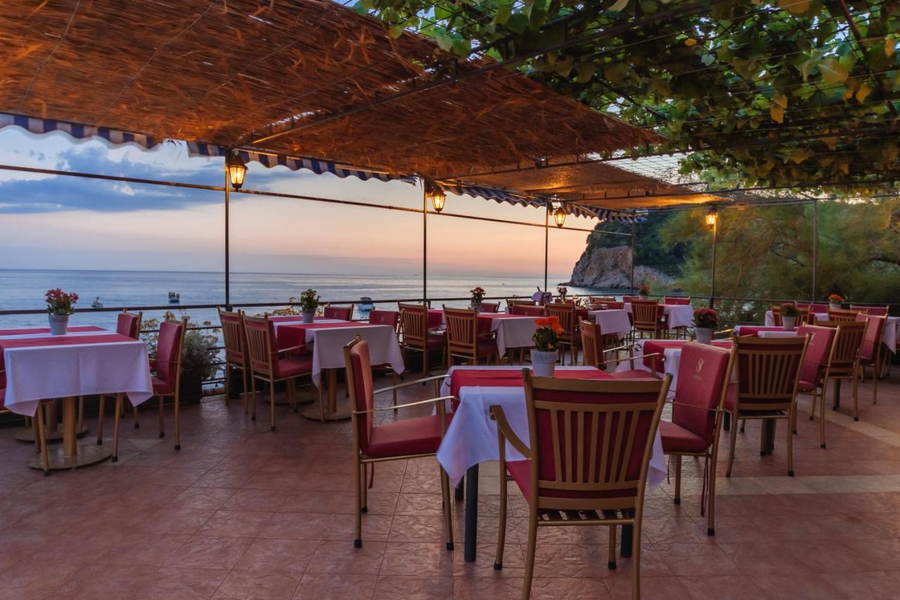 Hotel Savojo Petrovac Exteriér fotografie
