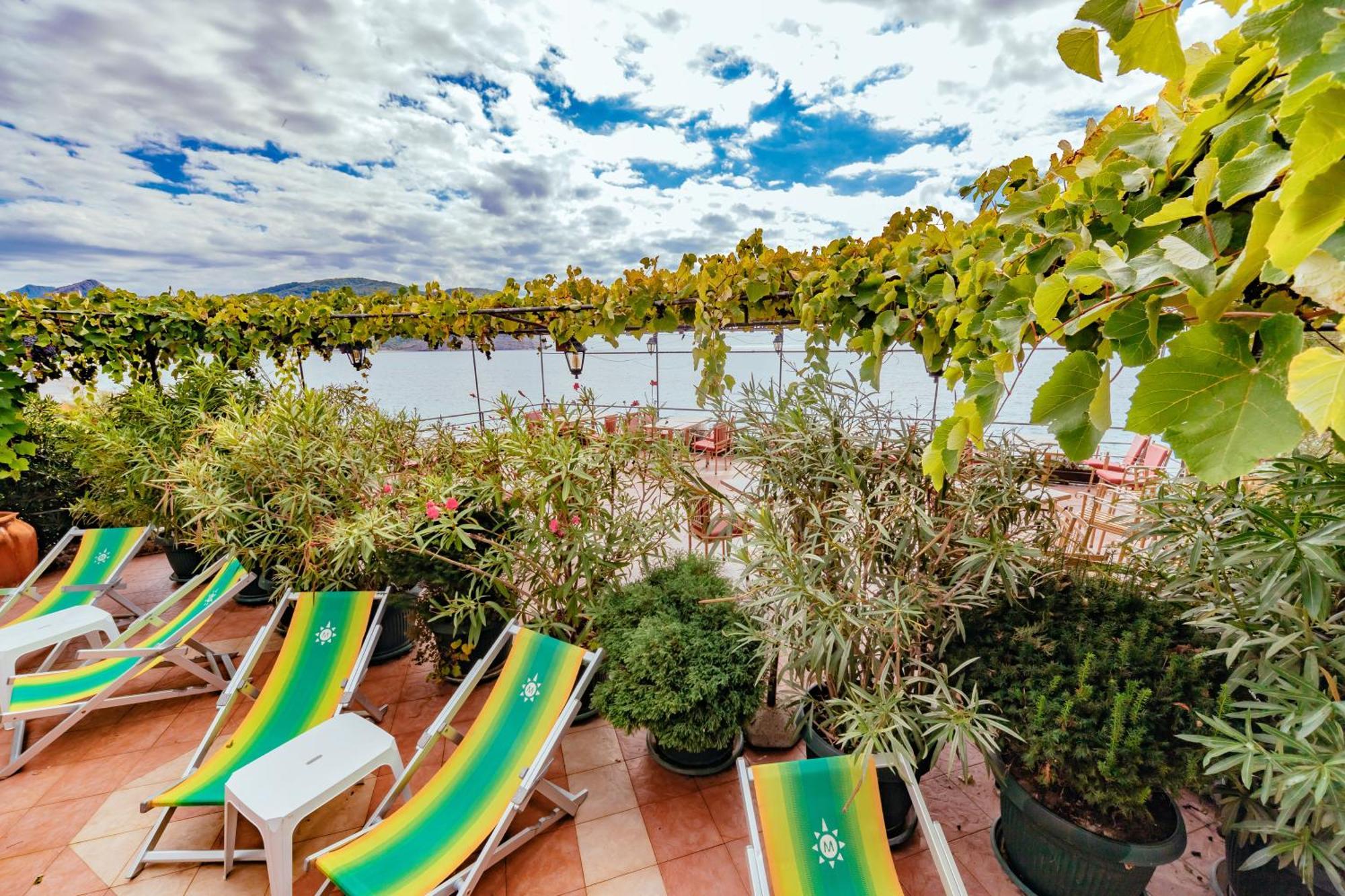 Hotel Savojo Petrovac Exteriér fotografie