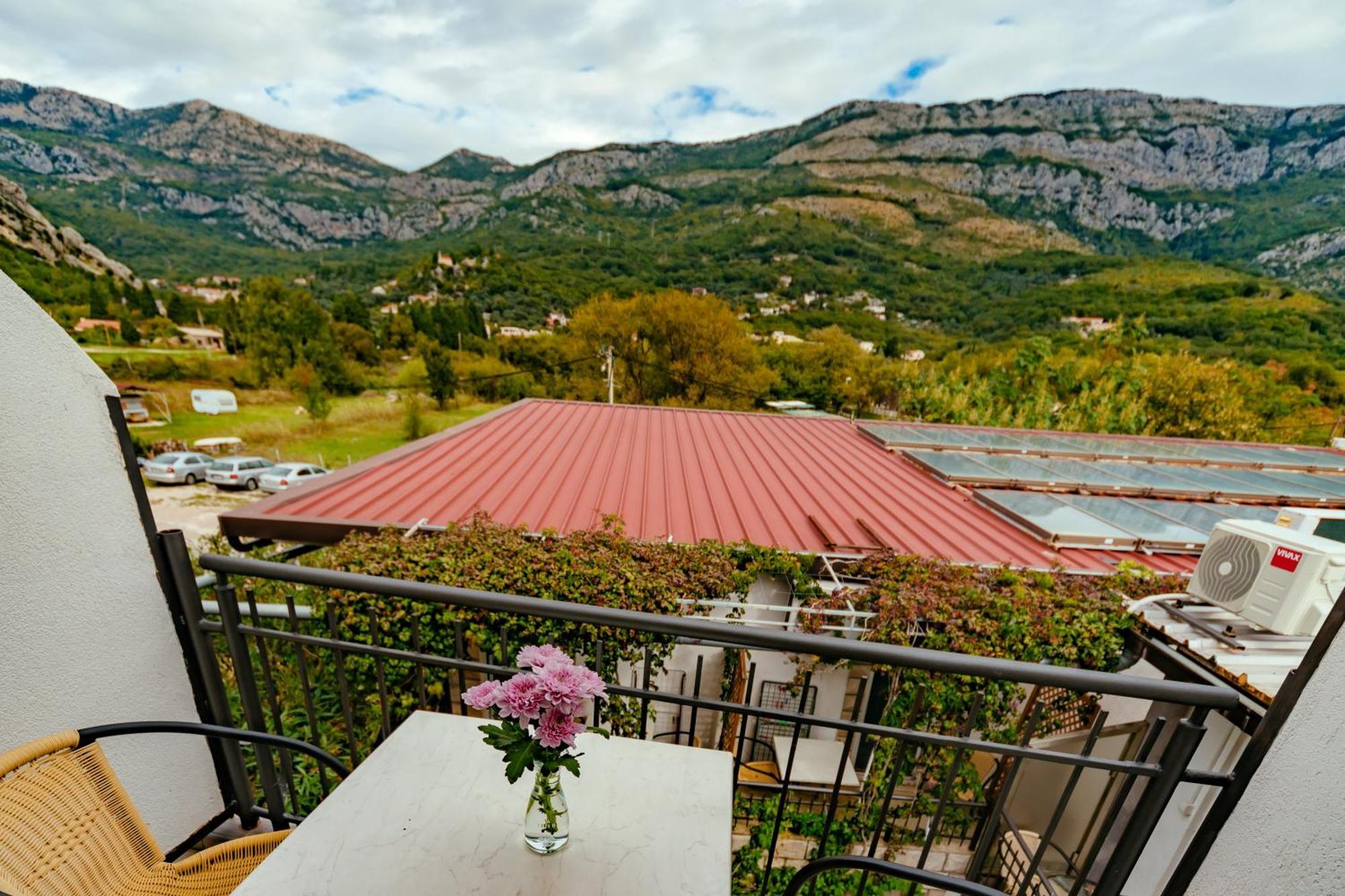 Hotel Savojo Petrovac Exteriér fotografie