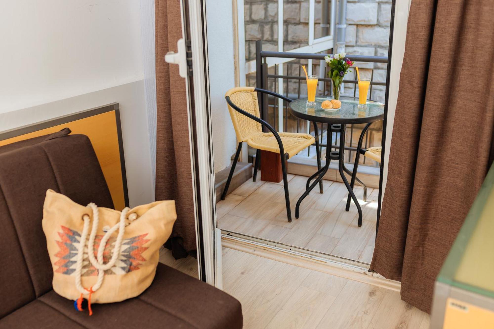Hotel Savojo Petrovac Pokoj fotografie