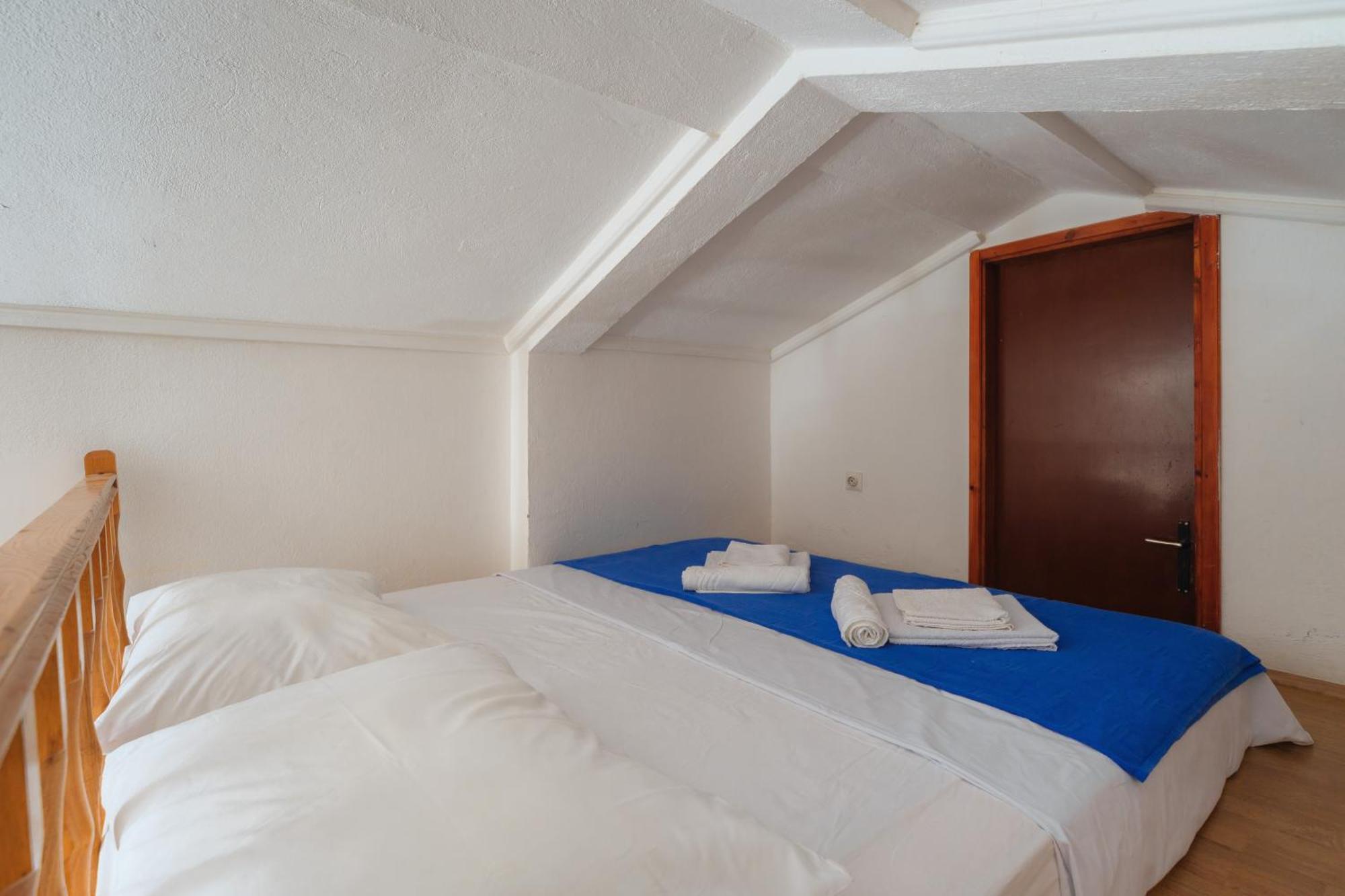 Hotel Savojo Petrovac Pokoj fotografie